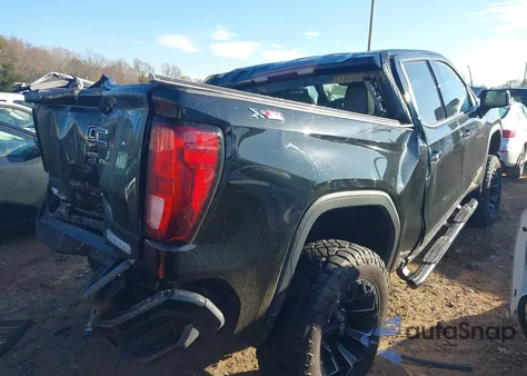 2021 GMC Sierra 1500 4Wd Short Box Elevation/4Wd Standard Box Elevation z USA, uszkodzony, nr VIN 3GTU9CEDXMG160943